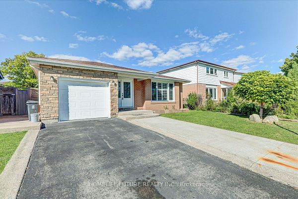 Toronto Detached Photo 2