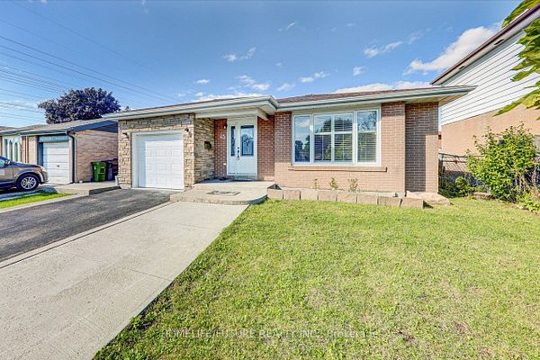 Toronto Detached Photo 3