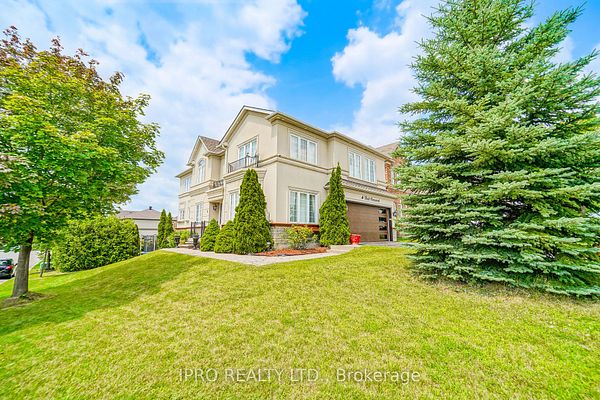 Ajax Detached Photo 3