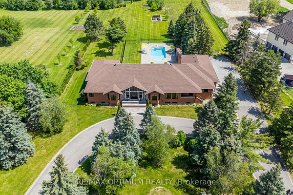 37 Fenton Way