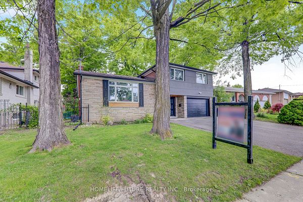 Toronto Detached Photo 5