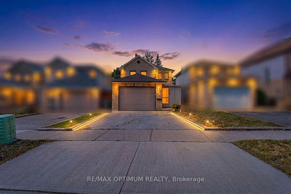 5 Roehampton Cres