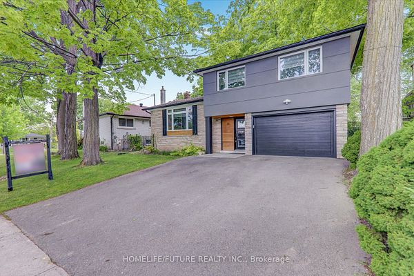 Toronto Detached Photo 4