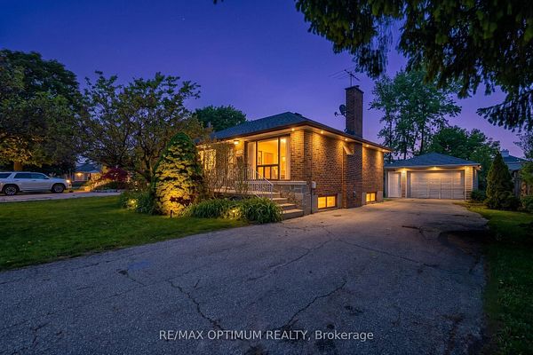 1747 Coram Cres
