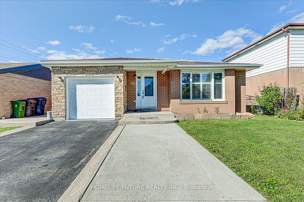 Toronto Detached Photo 1