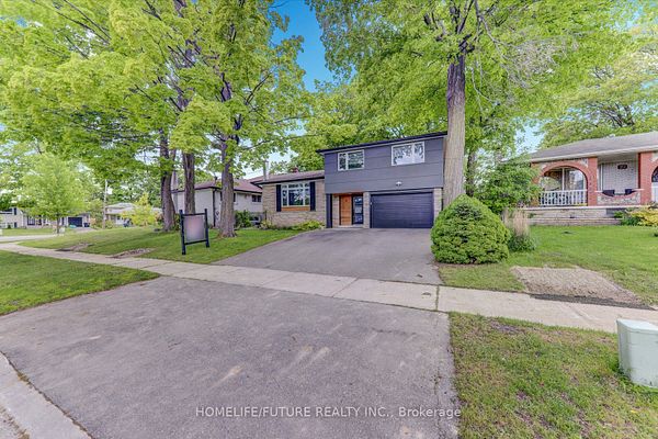 Toronto Detached Photo 3