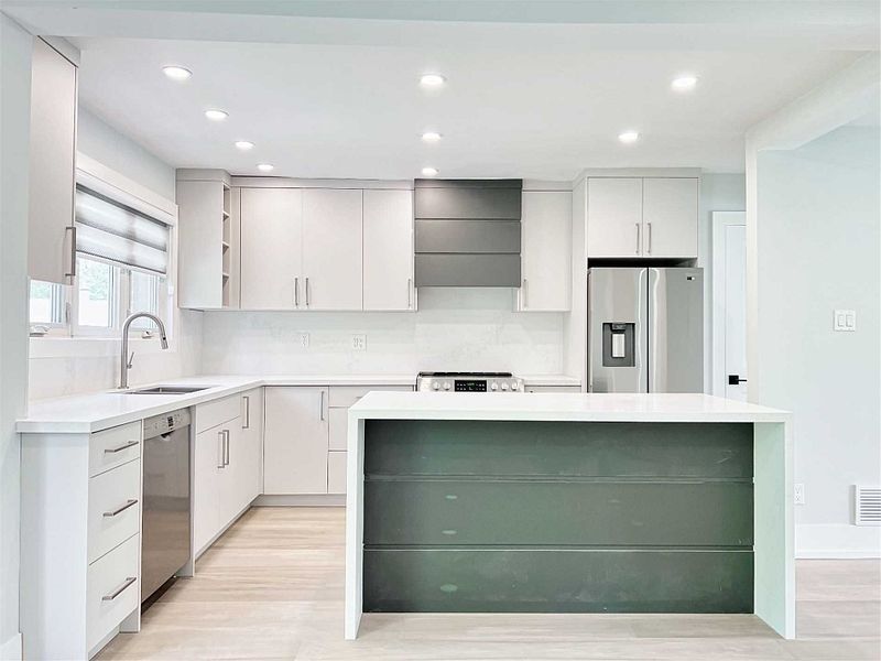 6 Acton Ave, Toronto