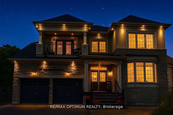 18 Deanston Crt